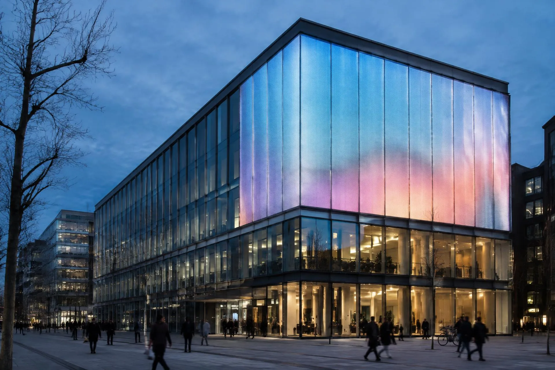 LED-Fassade bei Dämmerung